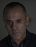 Stracił pracę i mieszkanie. Potem zaczął śledzić nowych lokatorów. Ten thriller na Netfliksie przeraża