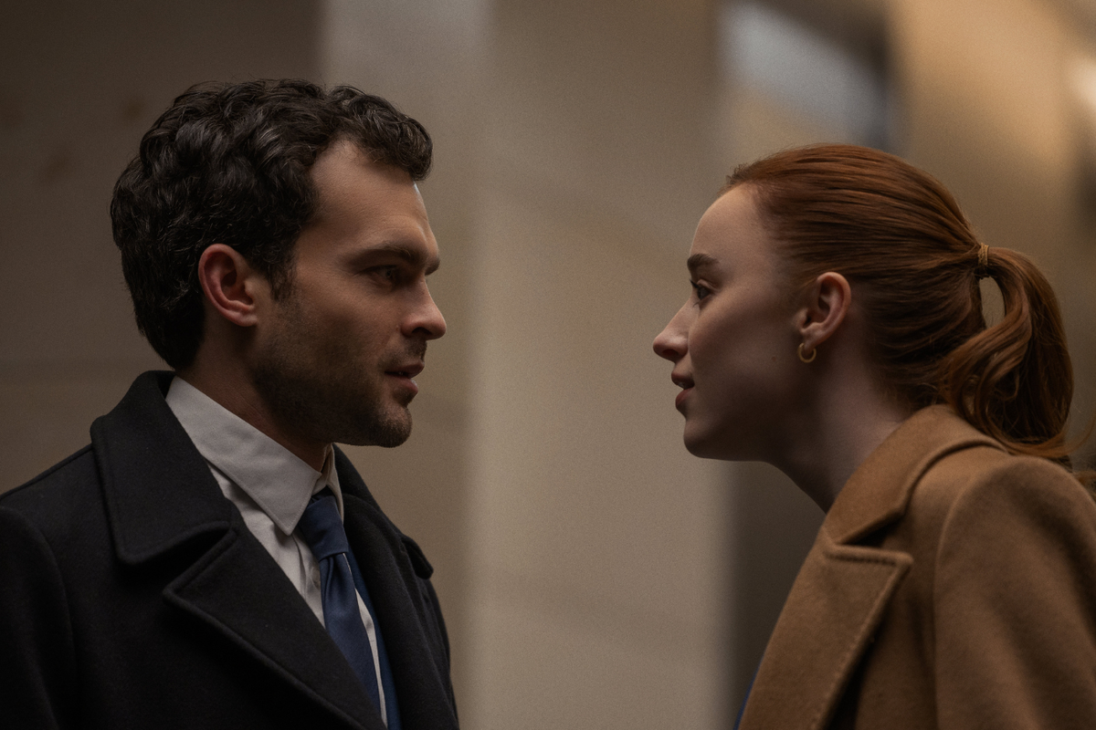 Ten thriller na Netfliksie to mocna historia o ambicji i zazdrości. Ona awansowała, on nie potrafi tego zaakceptować