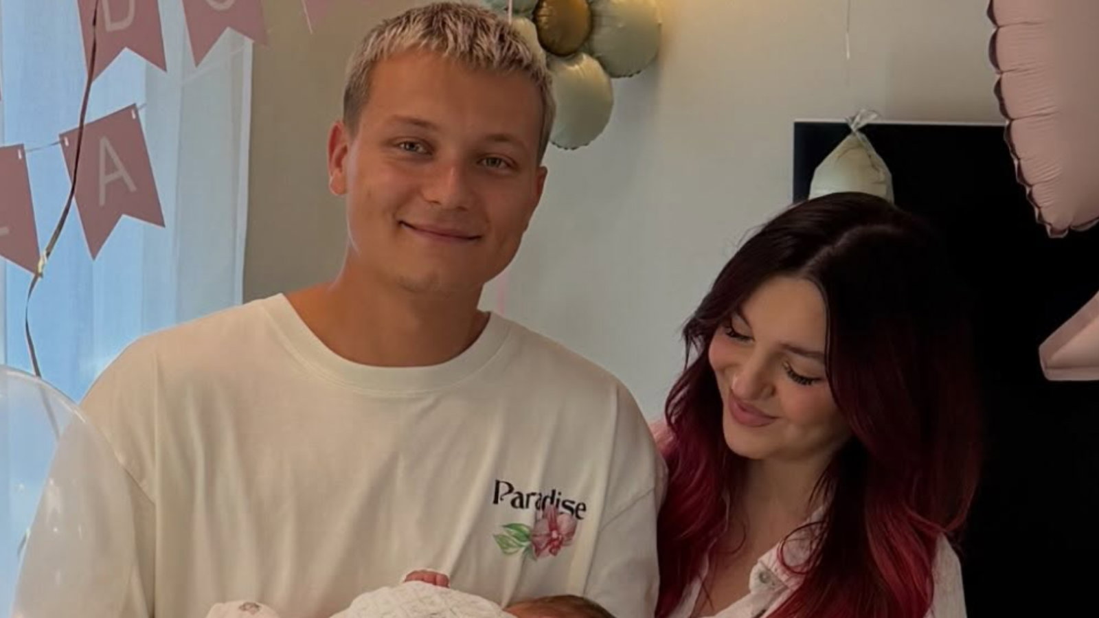 Uwielbiani influencerzy zostali rodzicami. Pokazali uroczy kadr z córką