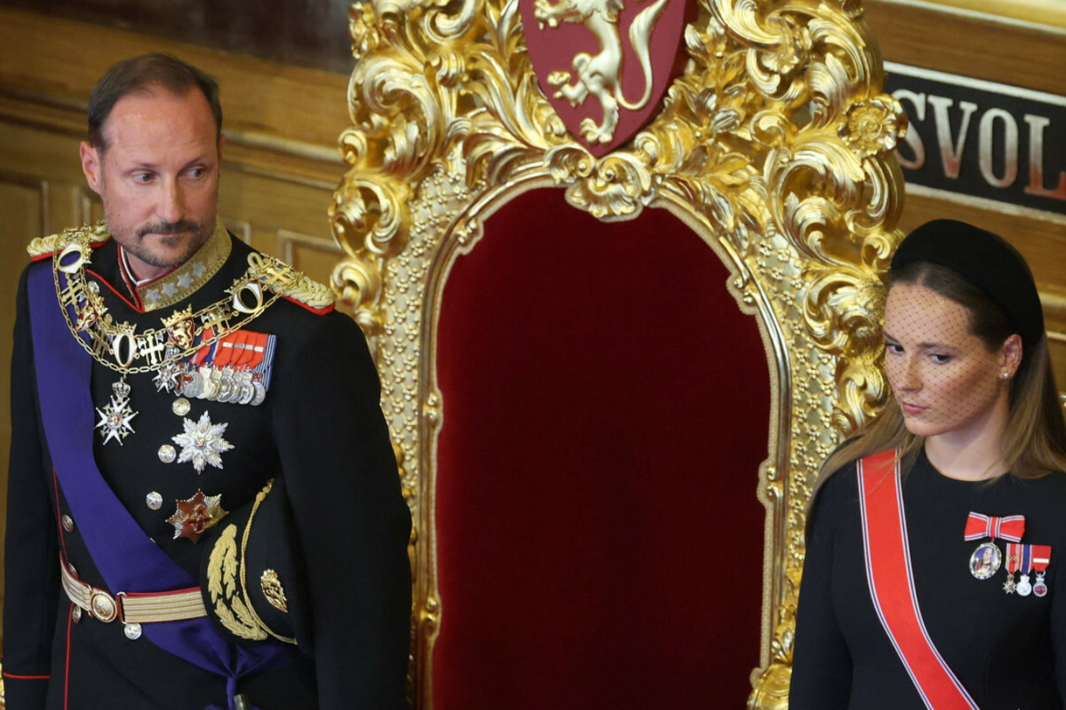 Zaprzysiężenie Haakona VIII. Na uroczystości zabrakło królowej Mette-Marit