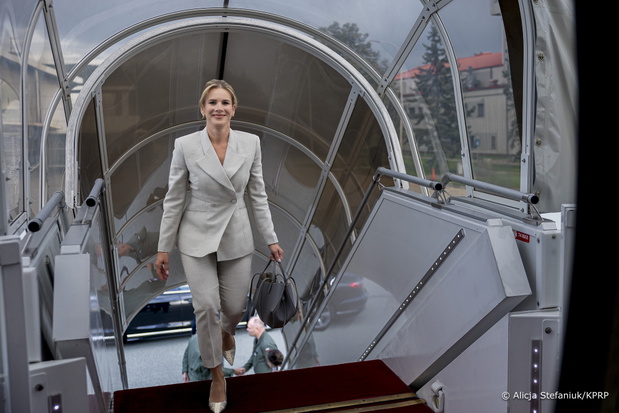 Marta Nawrocka złożyła wizytę w Austrii. Elegancka stylizacja