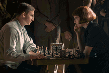 Koc, herbata i ani się obejrzysz, a będzie północ. Te 7 seriali Netflixa idealnie pasuje do jesieni