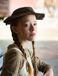 Miała być niechcianą sierotą, a stała się kimś, kogo pokochali wszyscy. Ten serial Netfliksa jest Idealny na jesień