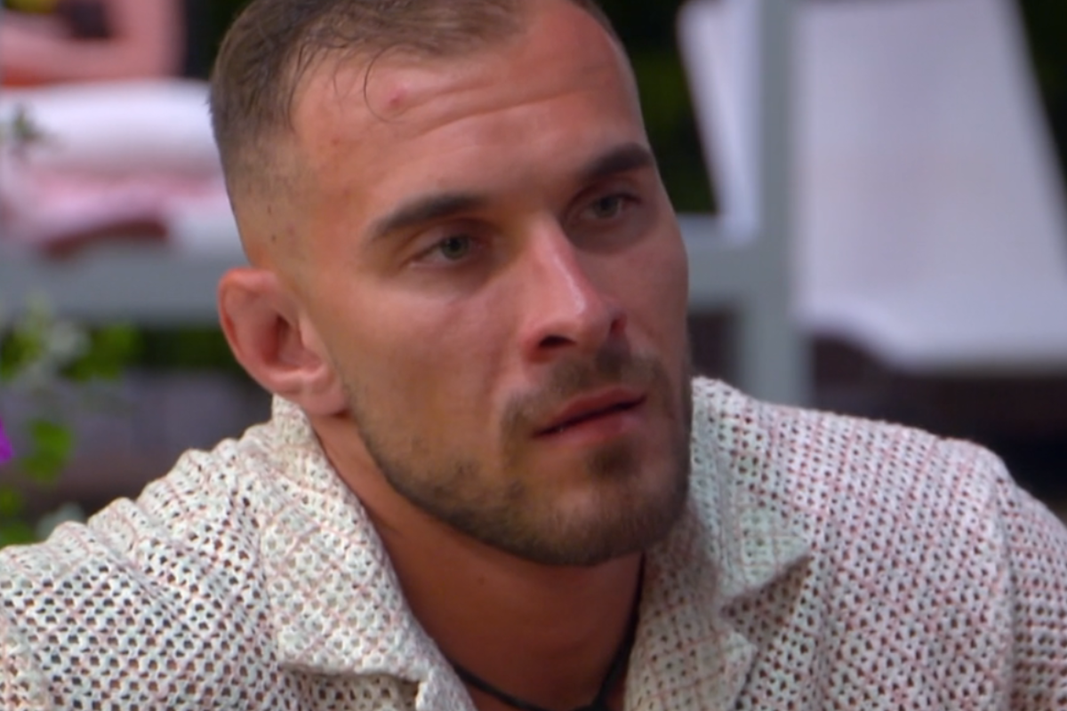 Najpierw dał pierścionek uczestniczce po pierwszej randce, a później to. Michał z ''Hotelu Paradise'' w ogniu krytyki. Burza w sieci