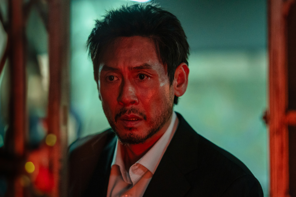 Ten thriller na Netfliksie wciąga od pierwszego odcinka. Pisarz spotyka swojego sobowtóra, który kradnie mu tożsamość