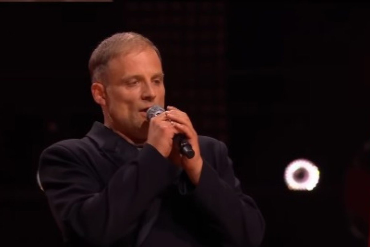 20 lat temu wygrał show, potem zniknął z ekranów. Teraz wrócił w wielkim stylu i do głębi poruszył wszystkich w "The Voice of Poland"