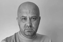 Przyjaciółka Adriana Szymaniaka ze "ŚOPW" zabrała głos po pogrzebie. Oburzające, co działo się na cmentarzu