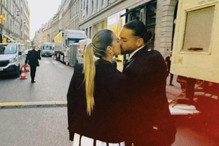 Znany wokalista został tatą po raz drugi! Pokazał urocze zdjęcie z dzieckiem i ukochaną
