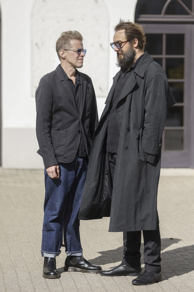 Łukasz Garlicki i Michał Żurawski na pogrzebie Witolda Płóciennika