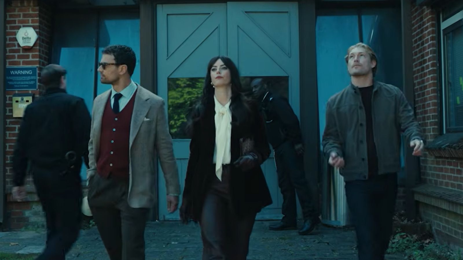 Netflix ma gangsterski hit z klasą idealny na jesienny weekend. Brytyjska arystokracja jeszcze nigdy nie była tak niebezpieczna