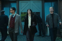 Netflix ma gangsterski hit z klasą idealny na jesienny weekend. Brytyjska arystokracja jeszcze nigdy nie była tak niebezpieczna