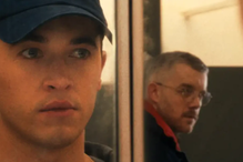 Ten thriller o skrywanej tożsamości policjanta robi wrażenie od pierwszych minut, w końcu dostępny jest w Polsce