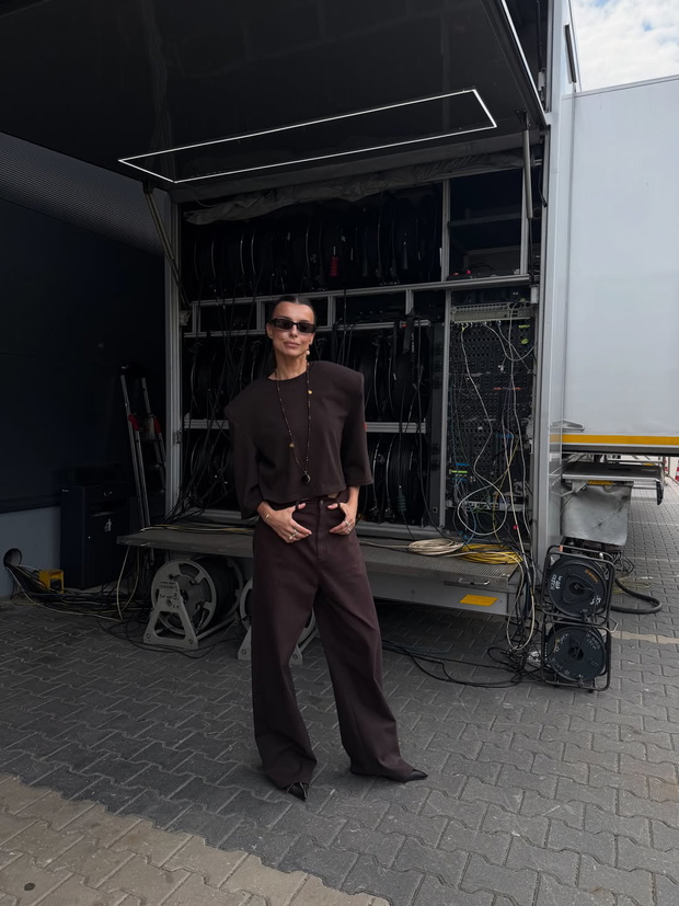 Kasia Sokołowska w modnych spodniach ''cocoa crush jeans'' na jesień