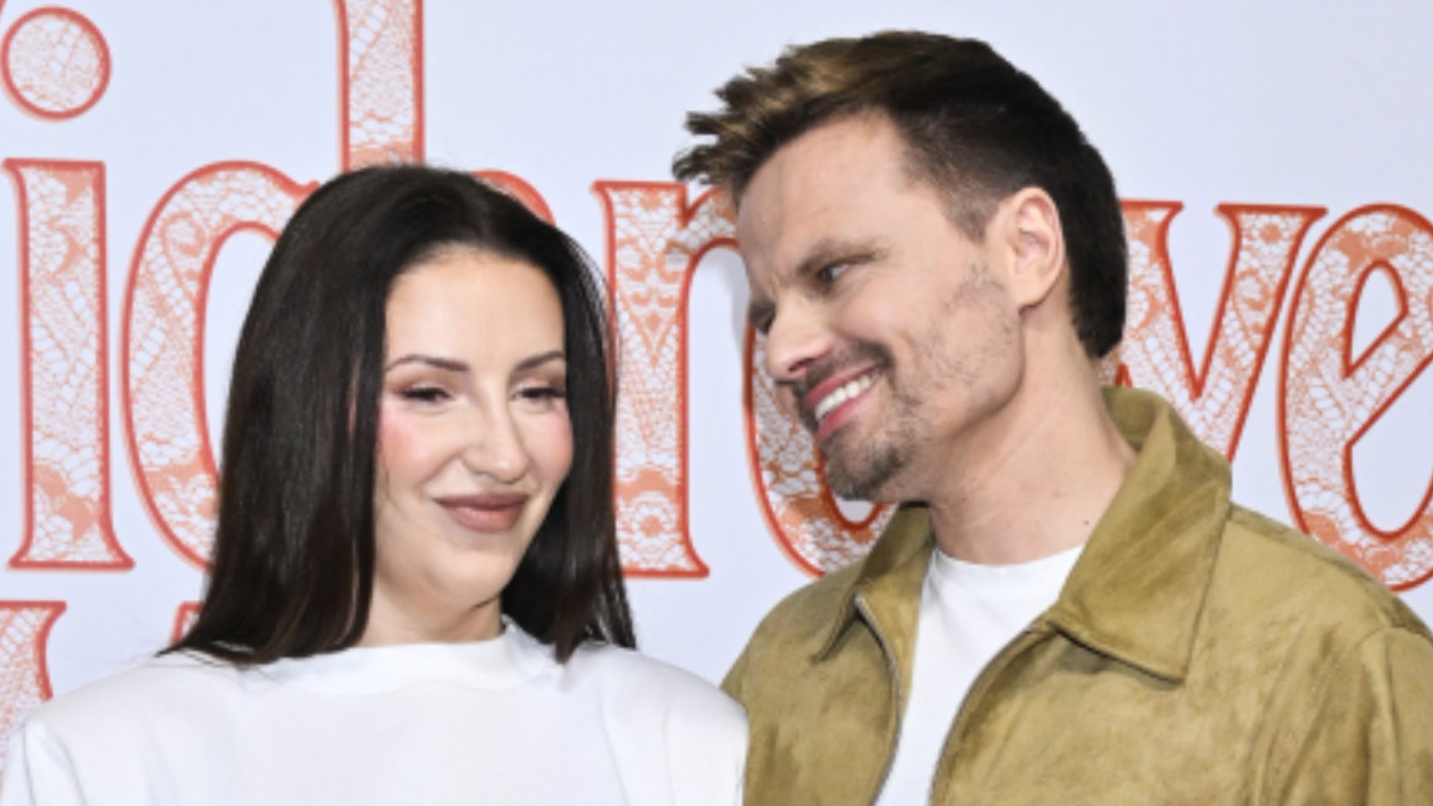 Marcin Hakiel i Dominika Serowska wyprawili baby shower i ujawnili płeć dziecka. "Czekamy na..."