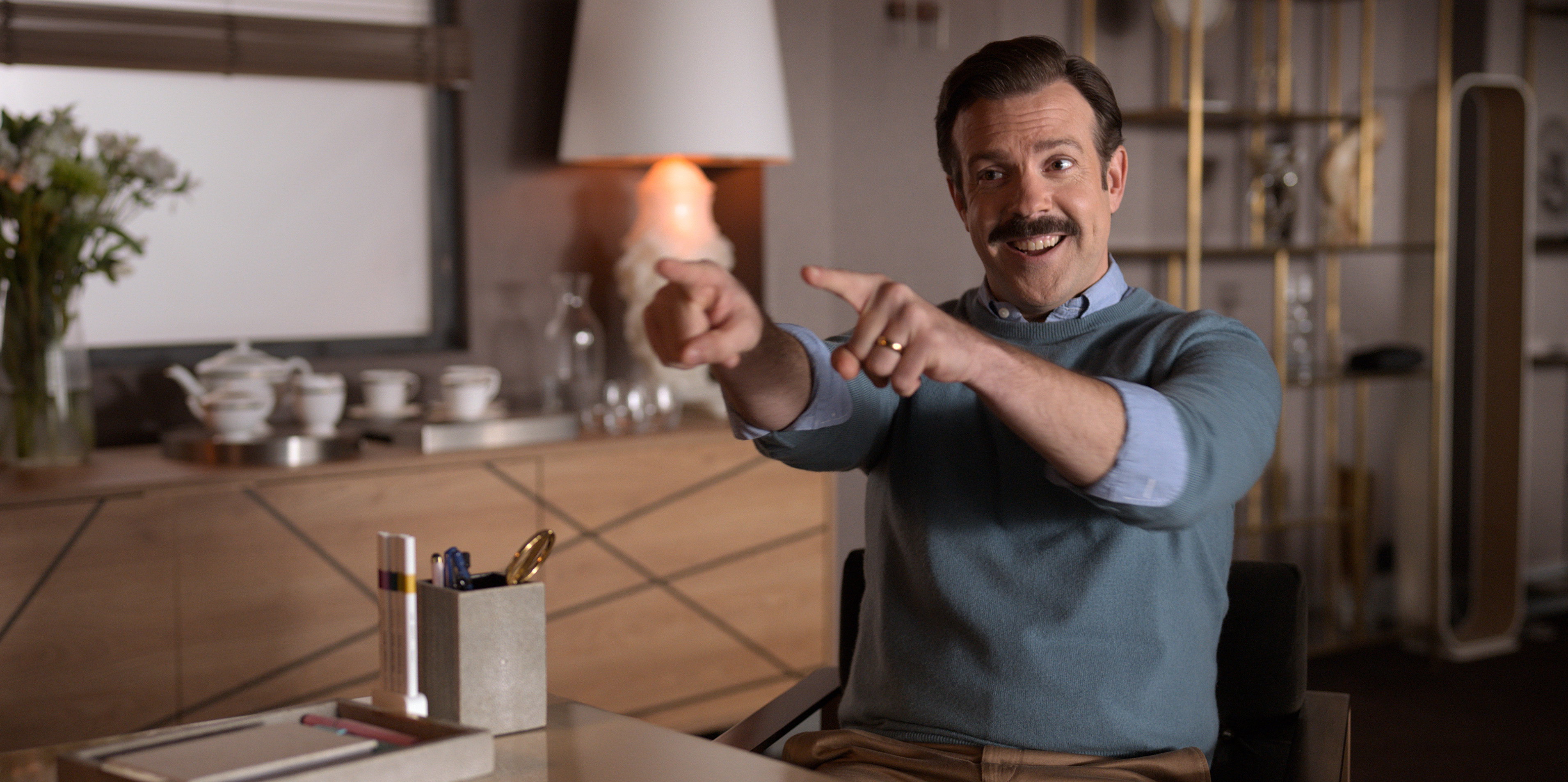 Nie trzeba lubić piłki nożnej, żeby pokochać ten serial. „Ted Lasso” poprawia humor jak mało która produkcja