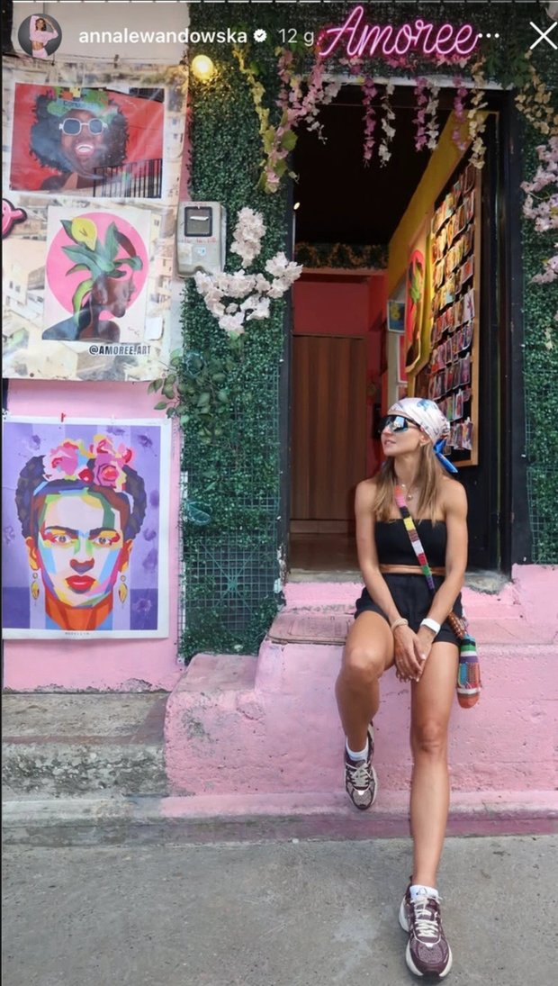 Anna Lewandowska w sneakersach na jesień