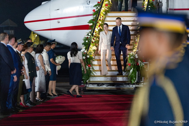 Nawroccy na Filipinach. Marta Nawrocka znów zadała szyku