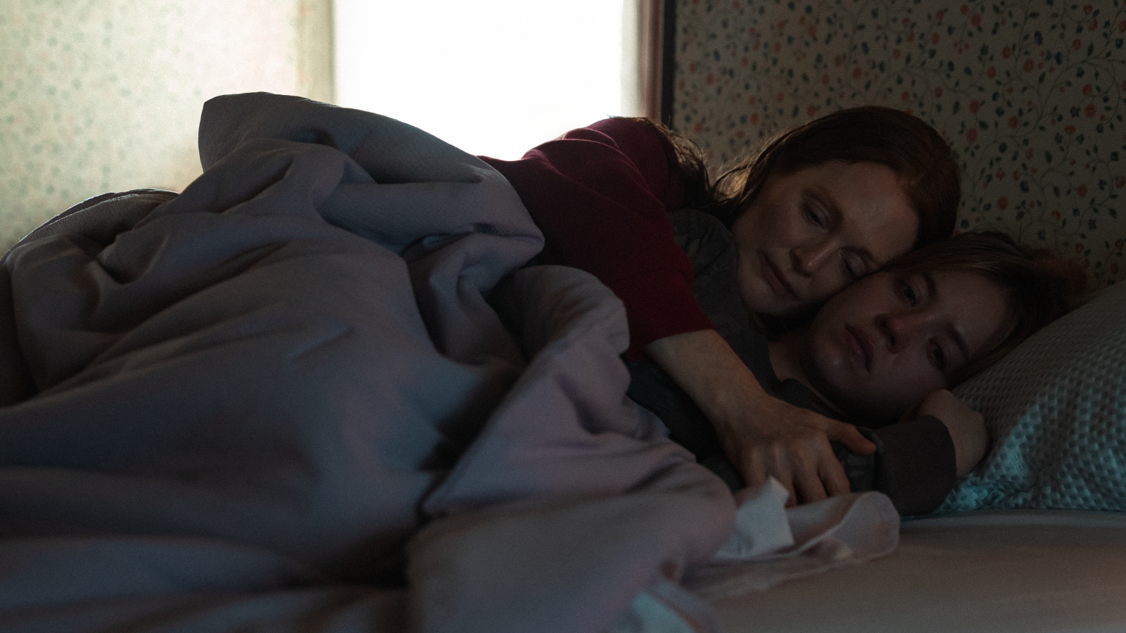 Po tym thrillerze z Julianne More i Sydney Sweeney trudno zasnąć. Matka i córka skrywają mroczny sekret