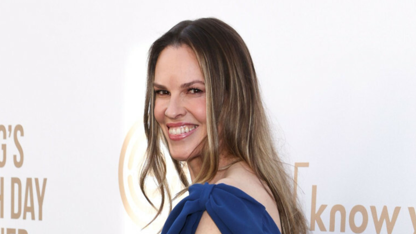 52-letnia Hilary Swank niedawno urodziła bliźniaki. Teraz w bardzo nietypowy sposób poinformowała o kolejnej ciąży