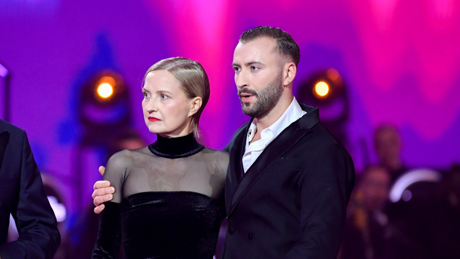 Iza Kuna zaskoczyła wyznaniem: "Dwa razy w życiu trafił mnie piorun sycylijski". Nagle wspomniała o Bartkiewiczu