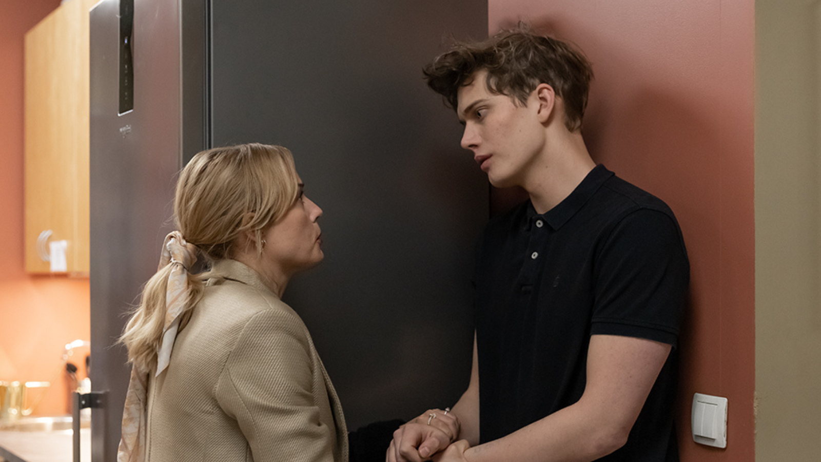 To miał być niewinny flirt, ale uczucia wymknęły się spod kontroli. Ten dramat na Netfliksie wciąga