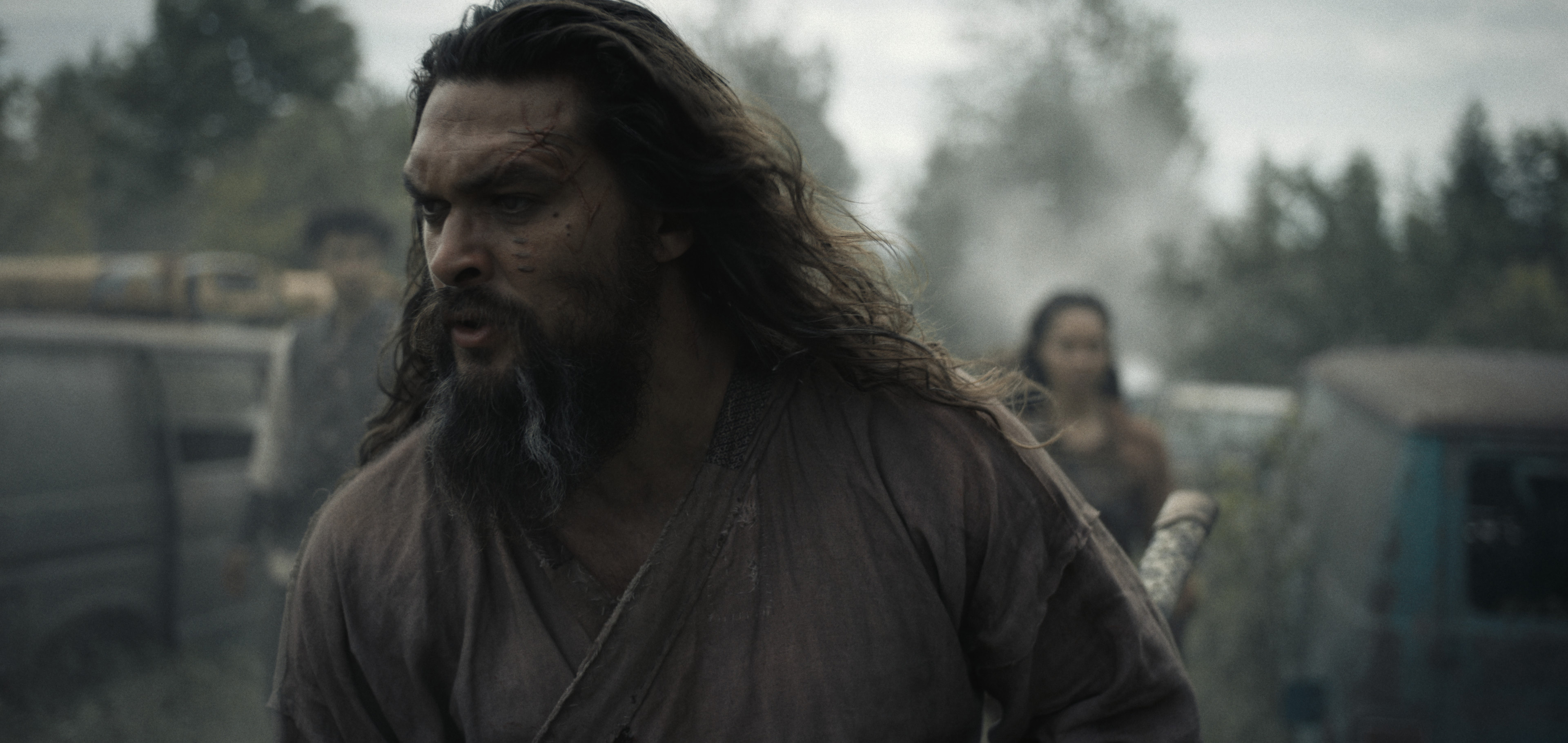„See” na Apple TV. Jason Momoa walczy o przetrwanie w świecie, w którym nikt nie widzi