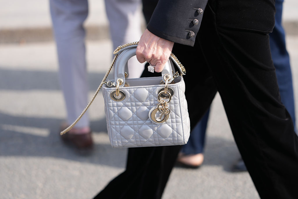Torebka Lady Dior to it-bag fashionistek. Zawdzięcza to Lady Dianie