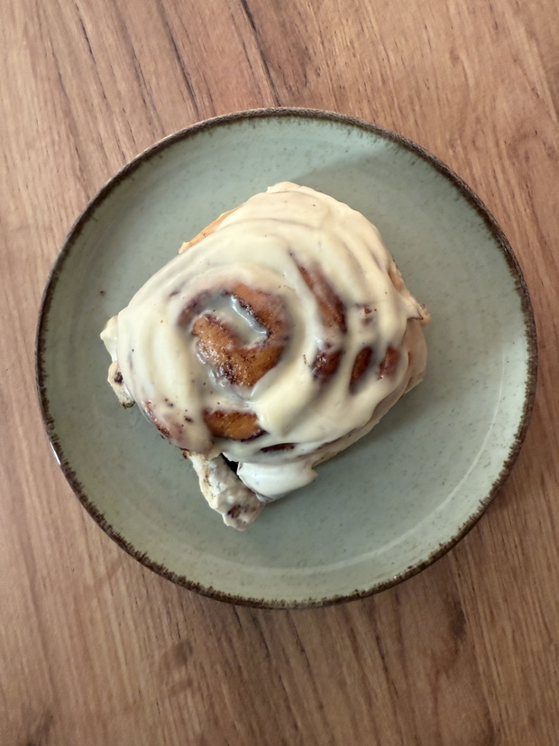 cynamonka z Canela Bakery