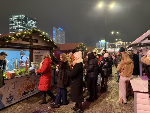 Stoisko z churrosami na jarmarku w Warszawie