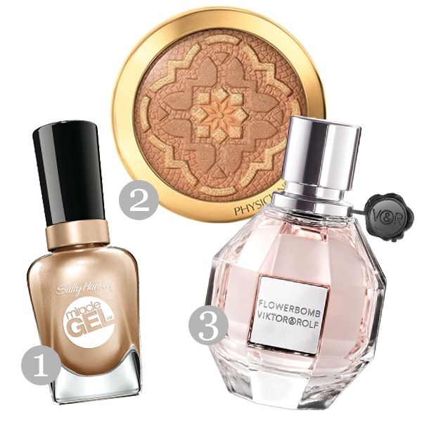 1. lakier do paznokci Sally Hansen, cena 29 zł, 2. puder brązujący Physicians Formula, cena 75 zł, 3. woda perfumowana Flowerbomb Viktor&Rolf, cena 469 zł za 50 ml