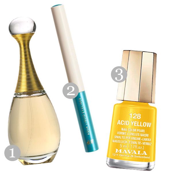 1. woda perfumowana Jadore Dior, cena 349 zł za 50 ml, 2. eyeliner H&M, cena 39 zł, 3. lakier do paznokci Marvala, cena 29 zł