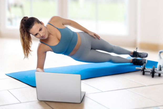 side-plank-2470739-3832c58