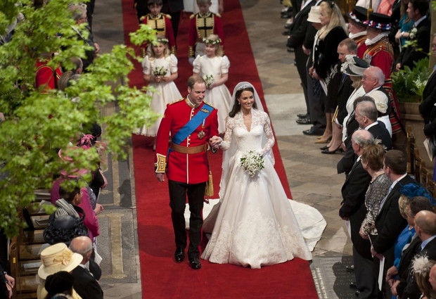 Księżna Kate w sukni domu mody Alexandra McQueena