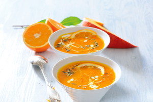 Zupa dyniowa z sokiem pomarańczowym