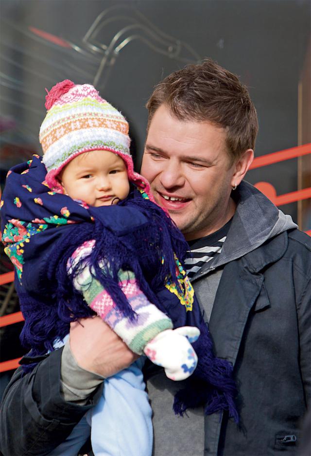 Tomasz Karolak z córką