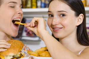 kobiety, jedzenie, fast food