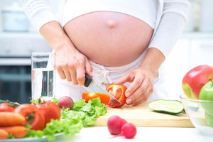 dieta ciężarnej, co jeść w ciąży, jadłospis ciężarnej