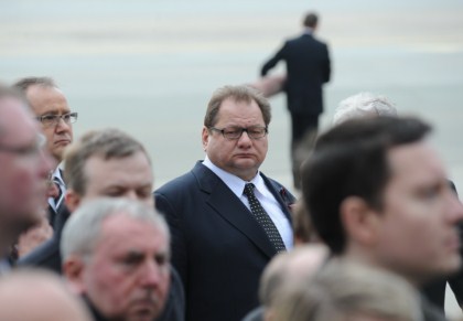 Uroczystoci na lotnisku i przejazd konduktu ulicami Warszawy