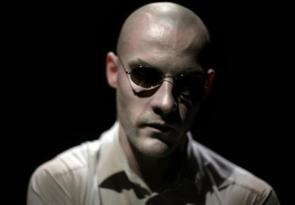 Smycz – Kultowa pozycja na afiszach Teatru Polskiego we Wrocławiu