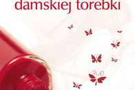 "Cała zawartość damskiej torebki"