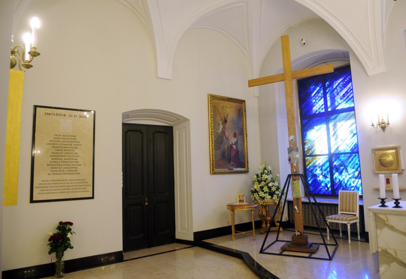 Koniec krzyża na Krakowskim Przedmieściu?