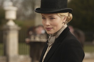 „Wojna domowa” Kristin Scott Thomas i Jessiki Biel