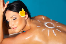 Bezpieczne opalanie - dermatolog radzi