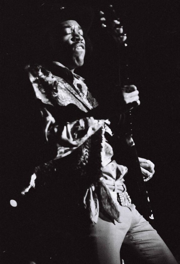 ALLONS73023Jimi-Hendrix14-c98801b
