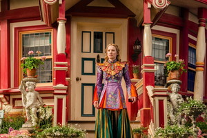 film "Alicja po drugiej stronie lustra"