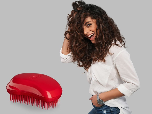 kobieta-z-kreconymi-2429634-0877048