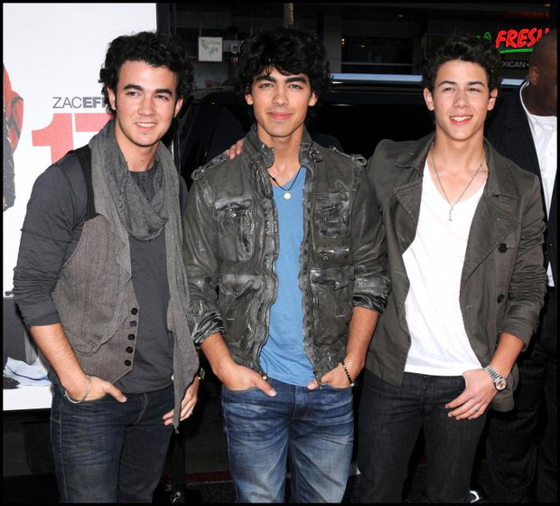 ONS613370The-Jonas-Brothers-3c1694e