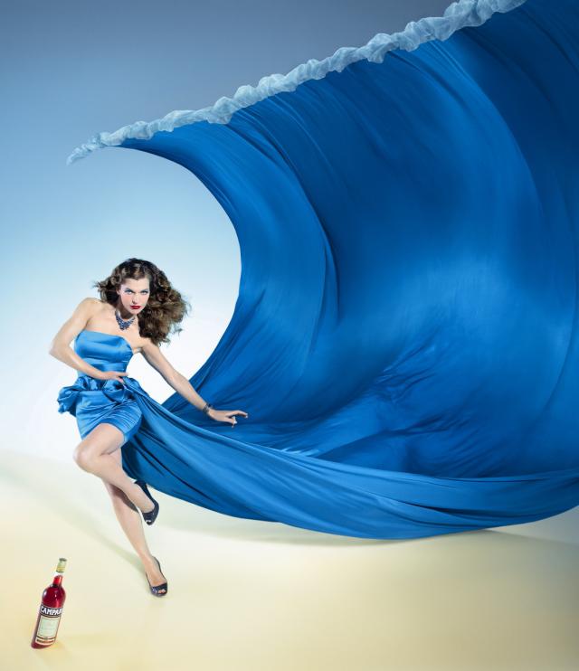 Milla Jovovich w kalendarzu Campari 2012