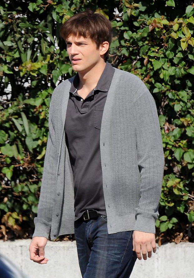 ALLONS1001395Ashton-Kutcher-0f7437f