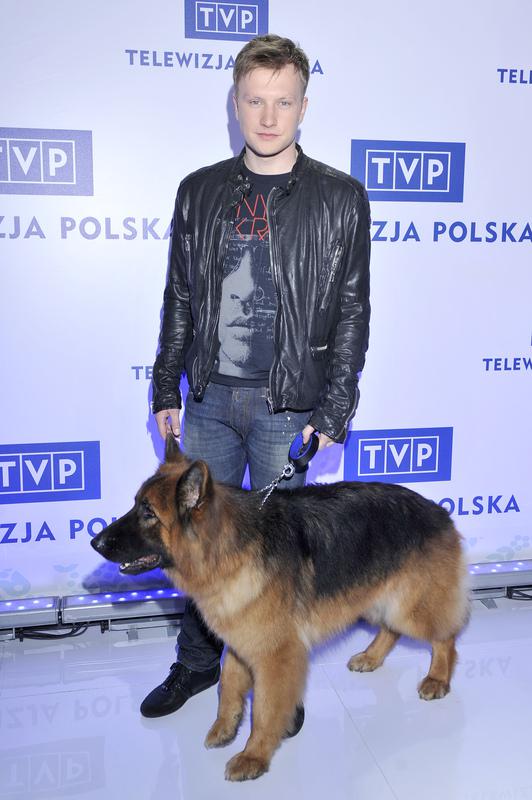 akpa20120221tvprammp4832-ede08a0